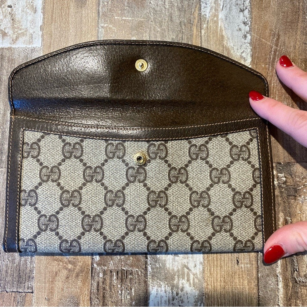 Gucci Beige/Brown GG Supreme Continental Wallet with Gold Hardware - Picture 6 of 16